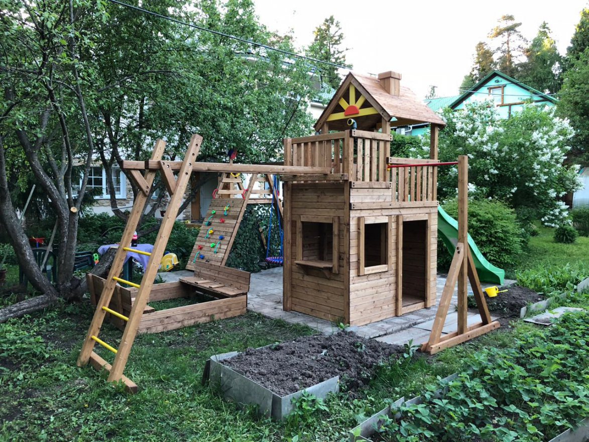 Детская площадка  Крепость Застава