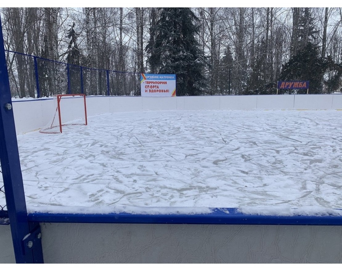 Коробка для хоккея из стеклопластика толщиной 5 мм, с высокими сетчатыми бортами, ограждение за воротами - вид 2