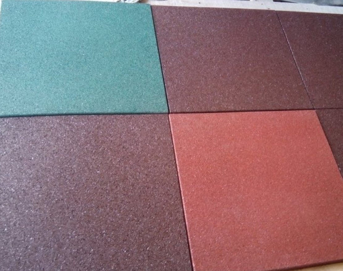 Резиновая плитка 500x500 (40 мм) - вид 2